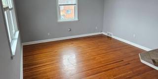 1632-00 BENSON Street Gallery 9