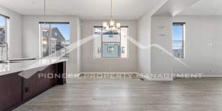 Beautiful Townhome with Central A/C and Two Car Garage! Gallery 11