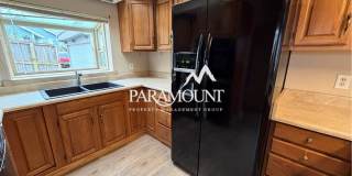 3 Bedroom with Detached Garage and Office! Gallery 11