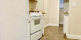 Large 1BD 1BA Apartment with Bonus Area Located in Historic Miller Neighborhood!! Gallery 7