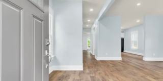 Gorgeous 3/2 Located 1 Block From Downtown Greenville! Gallery 4