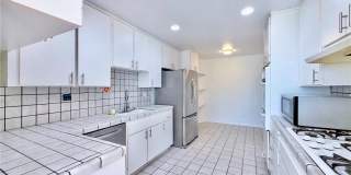 1129 Larrabee St Gallery 4