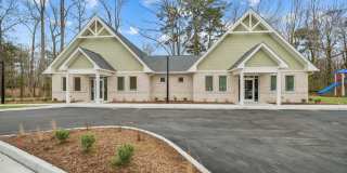 Courtyards at Chanticleer Gallery 16