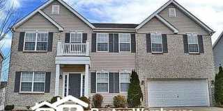 Spacious 4 bed 4 bath home in great neighborhood Gallery 1