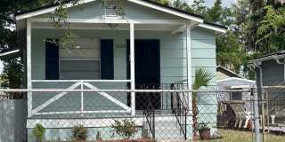 1523 Van Buren Street Gallery 2