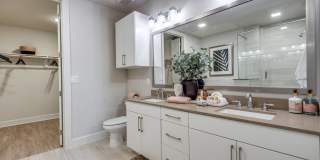 The Montrose at Buffalo Bayou Gallery 20