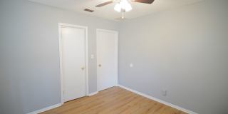 Charming 2 Bed / 1 Bath Cottage Gallery 11