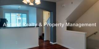 MOVE IN SPECIAL** Sexton Crest Townhome Open Floor Plan 2 Car Tandem Attached Garage Available NOW Gallery 4
