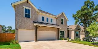 5 Bed 4.5 Bath Luxury Home Gallery 1