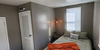 4 bedroom 1.5  bath  home Gallery 16