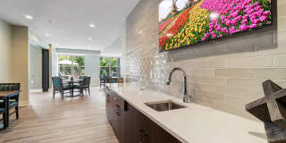 Oaks Landing 55+ Apartments - Senior & Affordable Housing Gallery 9