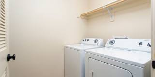 2BD 2.5BA + Bonus Room/Den/Office Townhouse w/Garage + AC + Washer/Dryer Included Gallery 21