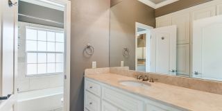 LUXURY 3-BEDROOM TOWNHOME IN ALAMO HEIGHTS Gallery 22