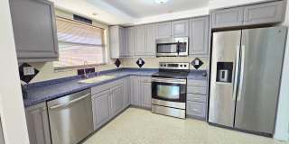 Charming 2BR/ 2BA/ 2 Car Garage - Near Phillippi Creek Charming 2BR/ 2BA/ 2 Car Garage - Near Phillippi Creek Gallery 9