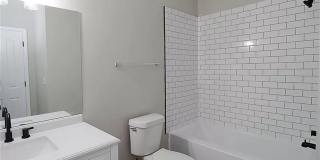 Room in 4 Bedroom Home at Polar Rock Rd SW Gallery 8