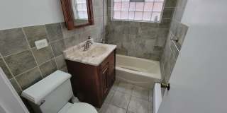 5809 N Whipple St Gallery 17