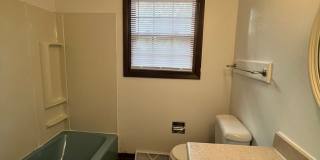 Large 4 Bedroom House in Iowa City Gallery 14