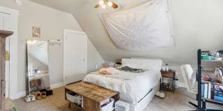 6 bed/2 bath on Rohs St., Mins. from UC for Only $600/pp ($3,600/mo)! $250 SIGN ON BONUS FOR LTO!!! Gallery 40