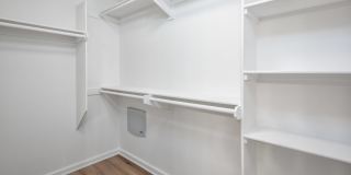 Le Blanc Gallery 21