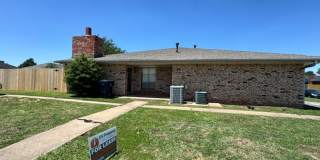 2 Bedrooms, 1 1/2 baths and a 1 car garage duplex for rent in SW OKC near SW 89th and Penn! 2 Bedrooms, 1 1/2 baths and a 1 car garage duplex for rent in SW OKC near SW 89th and Penn! Gallery 1