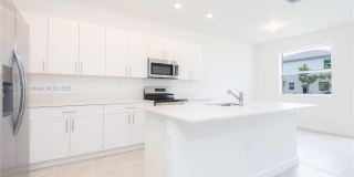 2636 SE 8th Ct Gallery 11