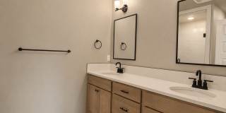 Luxury Townhome for Lease at the Courtyards at Hidden Crest - 13113 NE 71st Pl Gallery 13