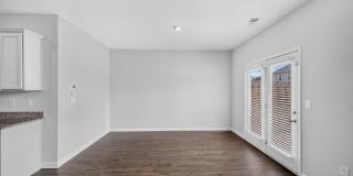 Living in Laurel Park Gallery 20