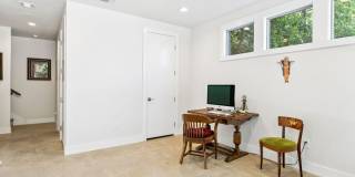 135 Cedar Street unit: 105 Gallery 5