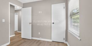 Modern Finishes & Hardwood Floors – 4BR Columbus Gem Gallery 21