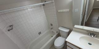 Awesome Condo Available to Move in Gallery 11