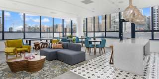 886 West Adams Street Gallery 20