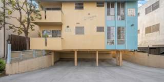 928 4th Street Gallery 6