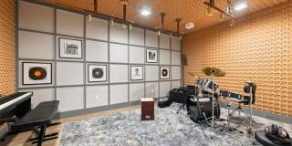 251 West 91st Street Gallery 16