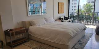 Beautifully renovated 2/2 condo downtown Sarasota with view of Bay! Gallery 17