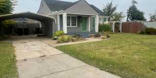 2 bed, 1 bath all updated and includes full size appliances! Walk to Uptown 23rd area! Gallery 3
