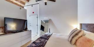 215 N Aberdeen Street Gallery 22