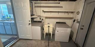 Beautiful 2 bedroom home with fenced in backyard Gallery 17