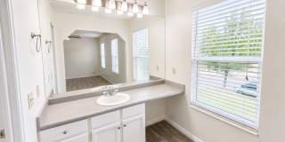 Spacious 5-Bedroom Sandy Home with Large Fenced Yard Spacious 5-Bedroom Sandy Home with Large Fenced Yard Gallery 23