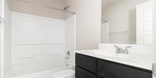 660 Community Dr Gallery 10