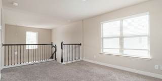 660 Community Dr Gallery 7