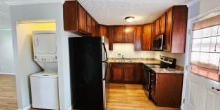 MOVE-IN READY! 2BR Townhome in Clintonville near OSU – W/D, Parking, Pet Friendly Gallery 9
