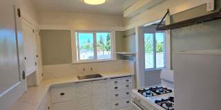 Large 1 bedroom Historic condo - Top Floor unit with a charming interior-  Available now! Gallery 11