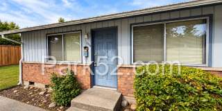 2 Bedroom Tacoma Duplex with Washer/Dryer & Yard Care Provided! Gallery 1