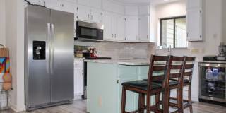 Contemporary duplex with first floor primary Gallery 8