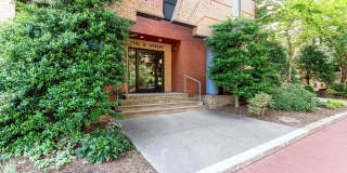 Beautiful One Bedroom in the Heart of Foggy Bottom| Water and Gas Included! Gallery 46