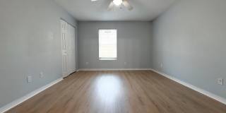 5652 Dee Street Gallery 20