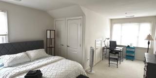 1607 SENECA Avenue Gallery 25