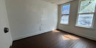 347 E KING Street Gallery 7