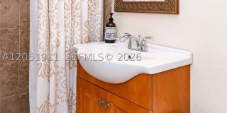 1529 Bayview Dr Gallery 23