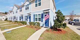 Beautiful townhome in Whispering Creek available now! Gallery 1